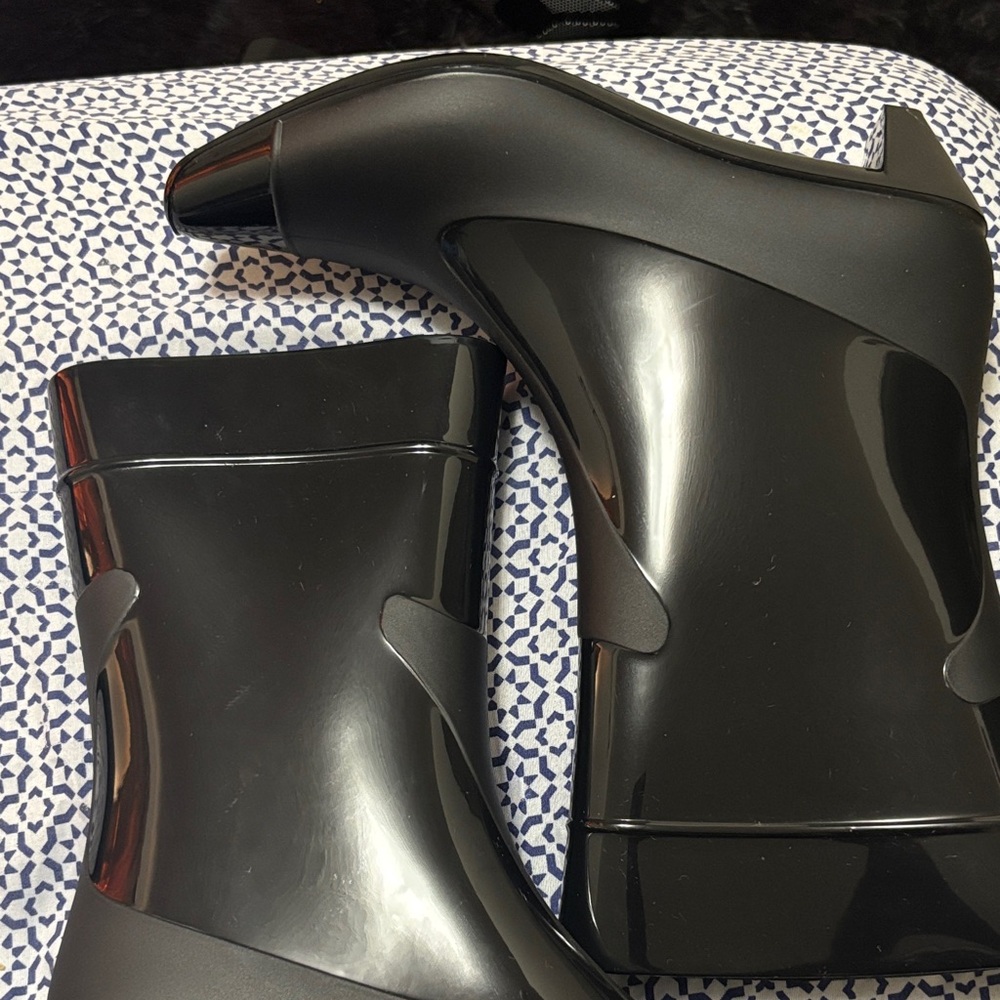 Jeffrey Campbell Glossy Black Drench Rainboots kitten heel